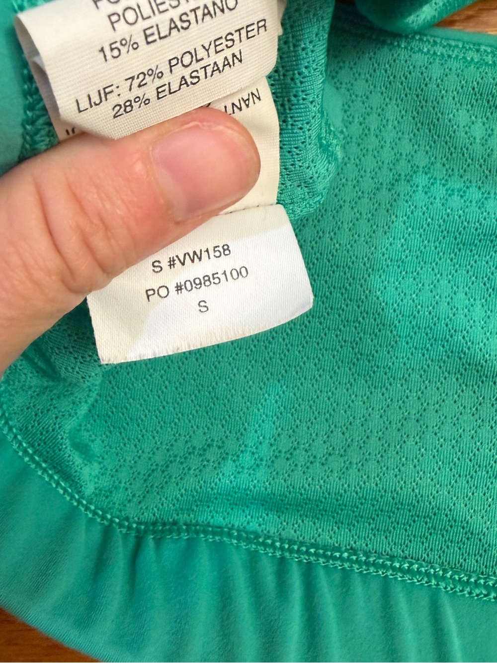 Vuori SET Daily Bra and Studio Pocket Shorts in Bright Green - Size Small - Picture 4 of 6